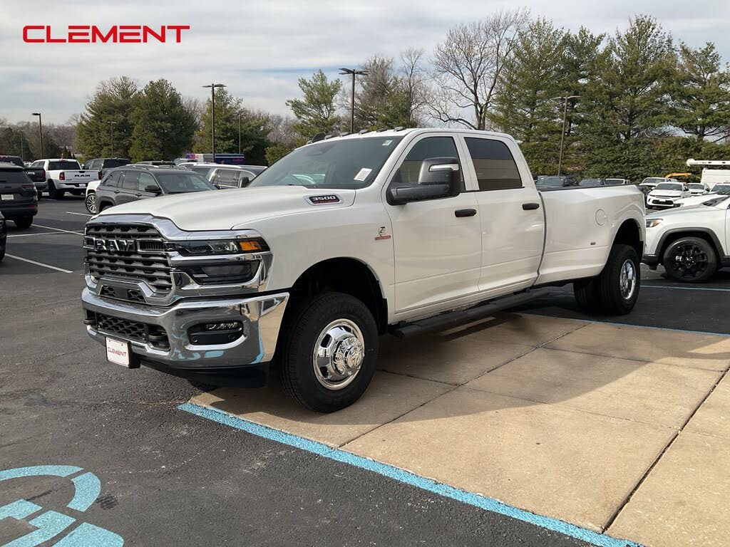 2026 RAM 3500 Tradesman Crew Cab LB DRW 4WD