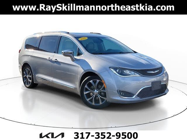 2017 Chrysler Pacifica Limited FWD