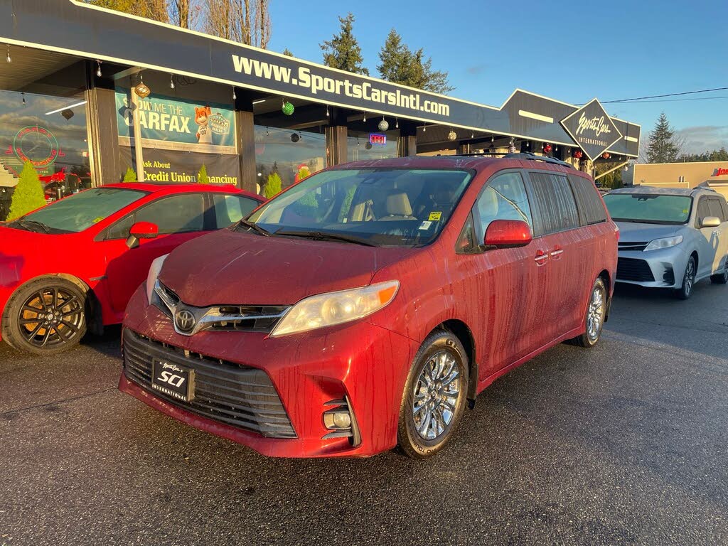 2018 Toyota Sienna XLE 7-Passenger FWD with Auto-Access Seat