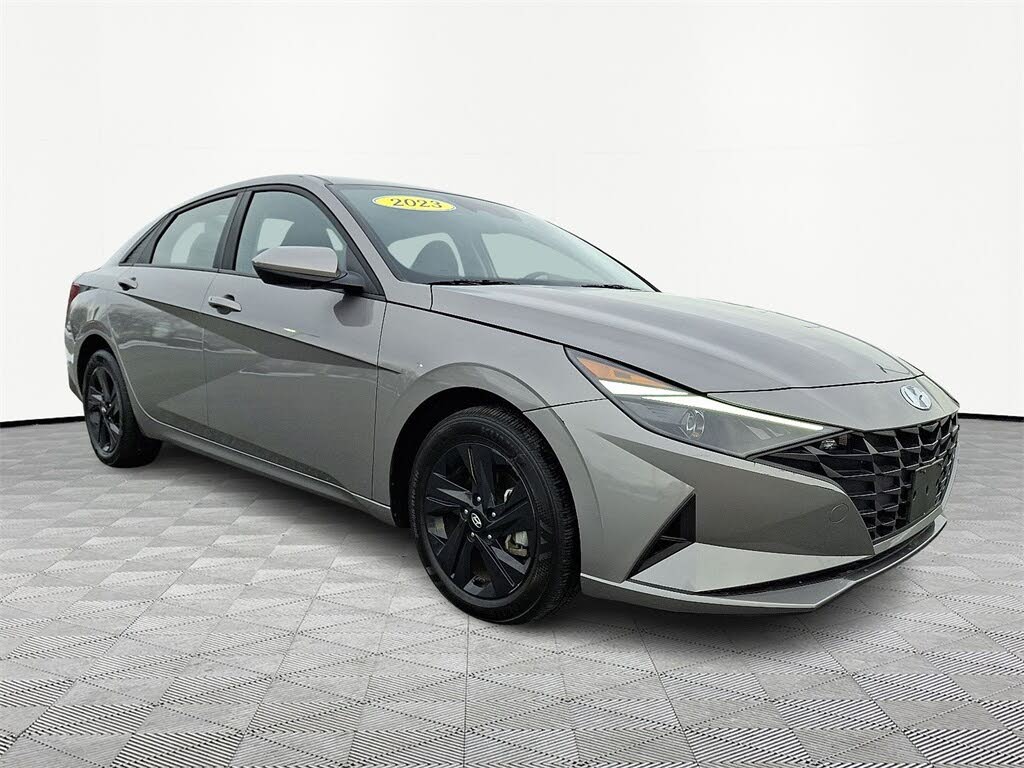 2023 Hyundai Elantra SEL FWD