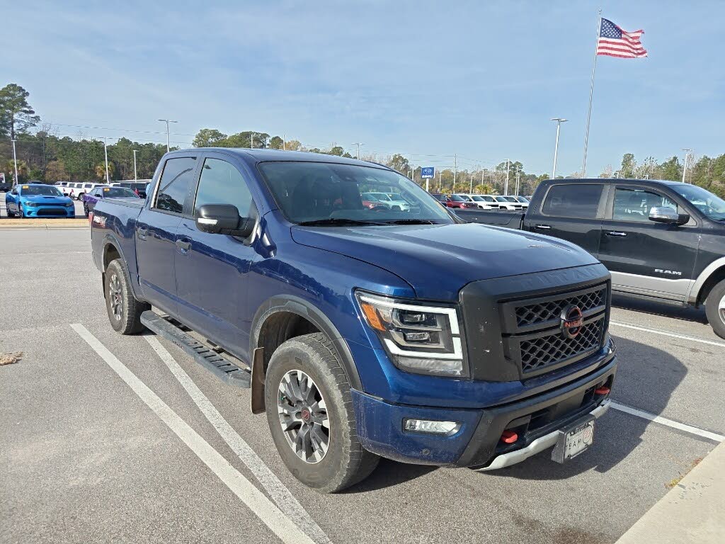 2023 Nissan Titan PRO-4X Crew Cab 4WD