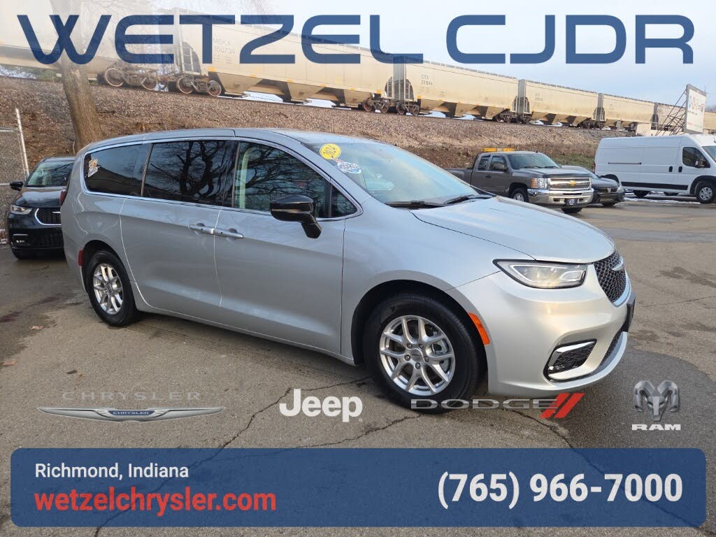 2024 Chrysler Pacifica Touring L FWD