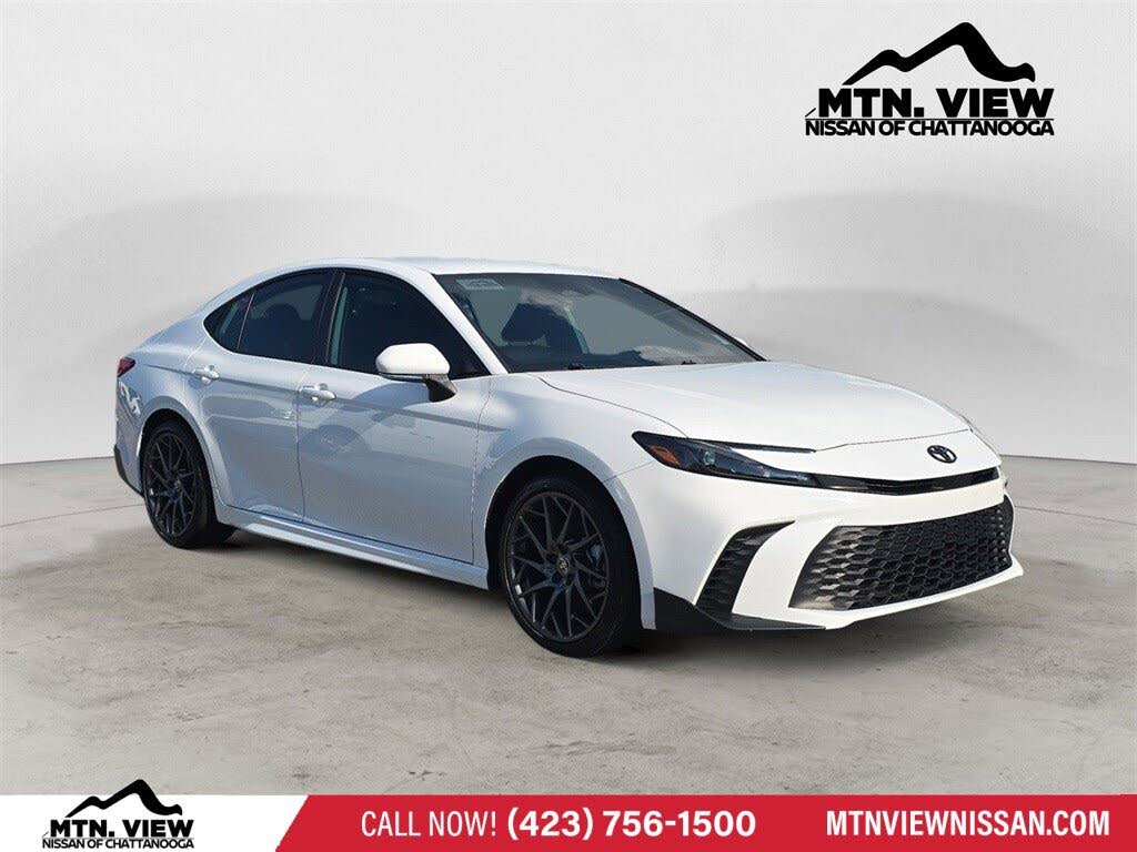 2025 Toyota Camry SE FWD