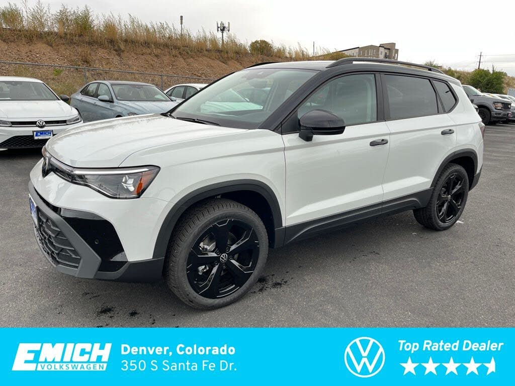 2025 Volkswagen Taos SE Black 4Motion