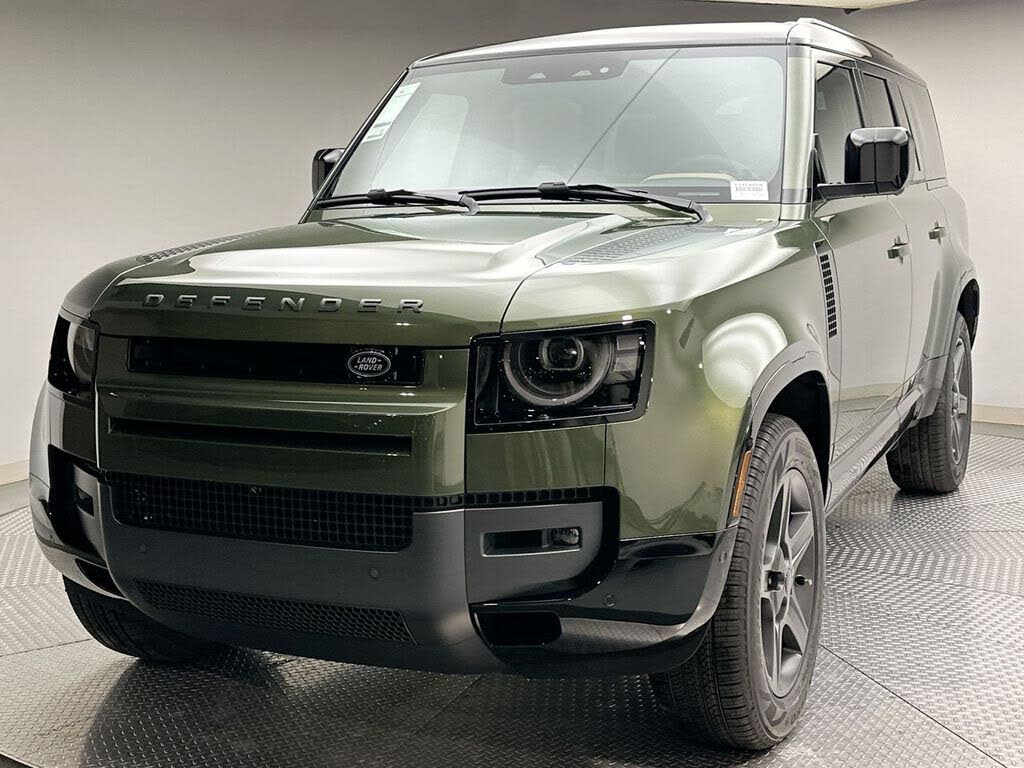 2026 Land Rover Defender 130 P400 X-Dynamic SE AWD