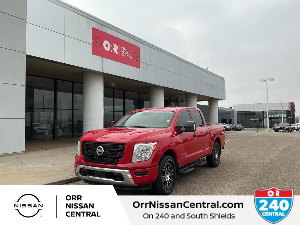 2022 Nissan Titan SV Crew Cab 4WD