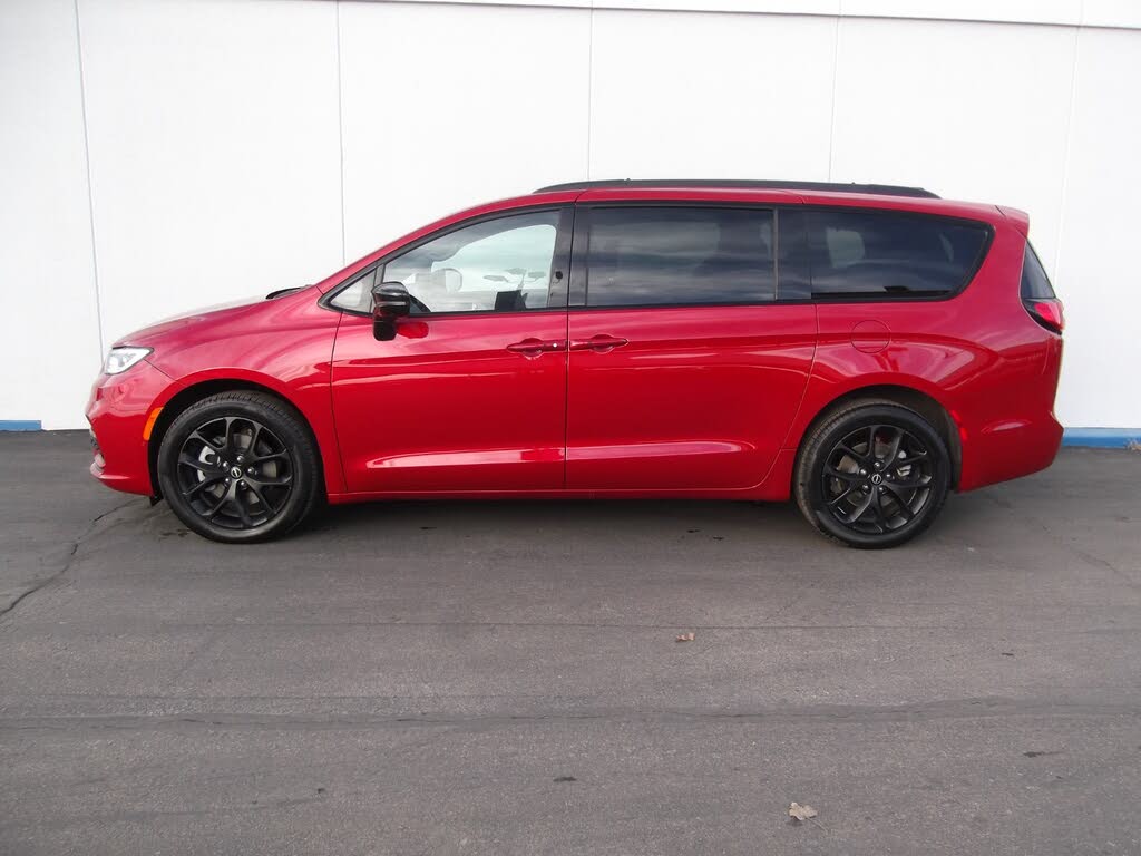 2025 Chrysler Pacifica Limited AWD