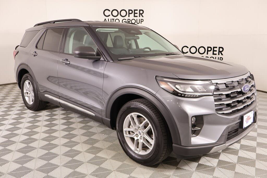 2025 Ford Explorer Active RWD