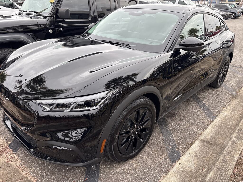 2025 Ford Mustang Mach-E Select RWD