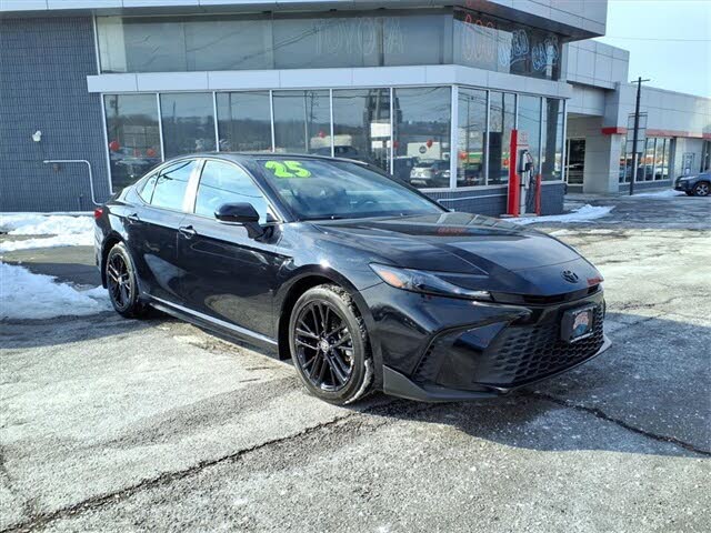2025 Toyota Camry SE AWD