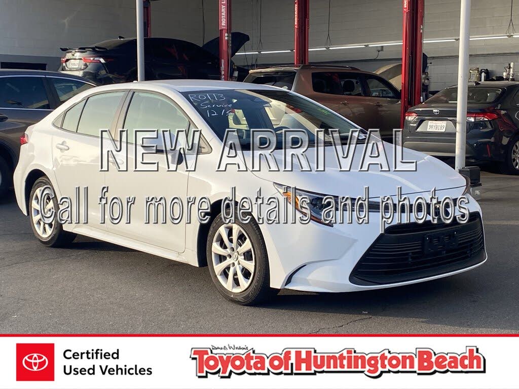 2025 Toyota Corolla LE FWD