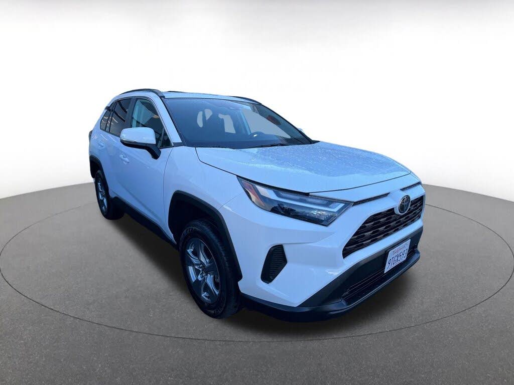 2025 Toyota RAV4 XLE AWD