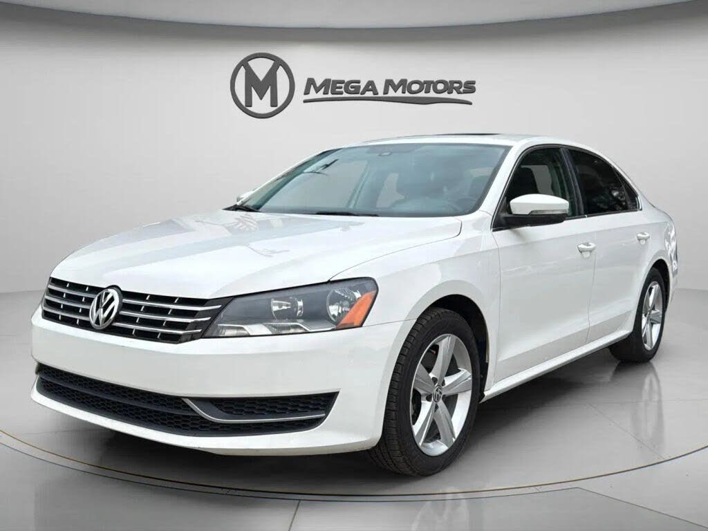 2013 Volkswagen Passat TDI SE with Sunroof and Nav