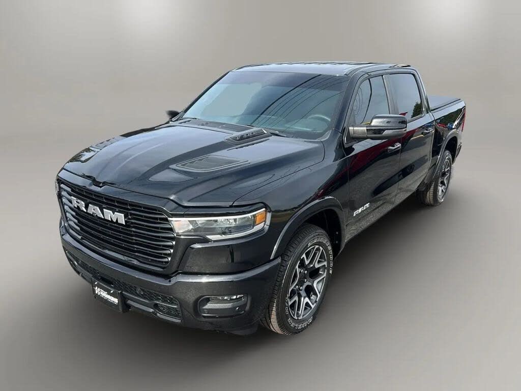 2025 RAM 1500 Laramie Crew Cab 4WD