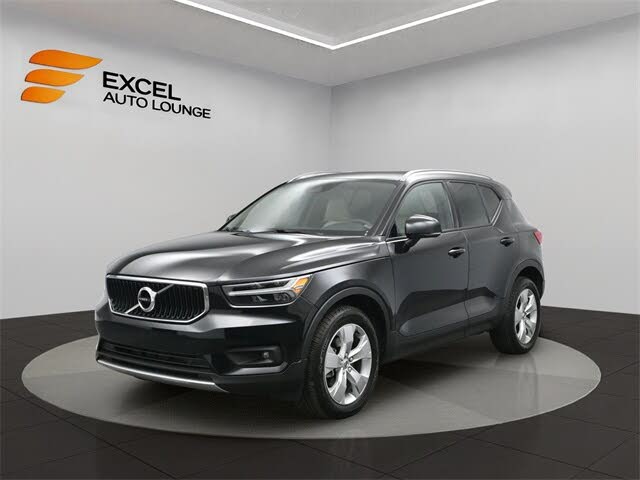 2022 Volvo XC40 T5 Momentum AWD