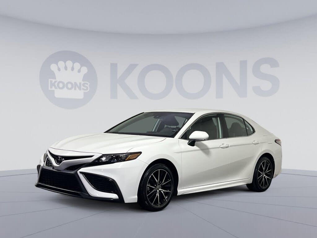 2024 Toyota Camry SE FWD