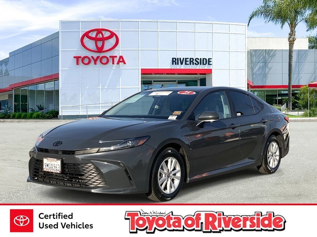 2025 Toyota Camry LE FWD