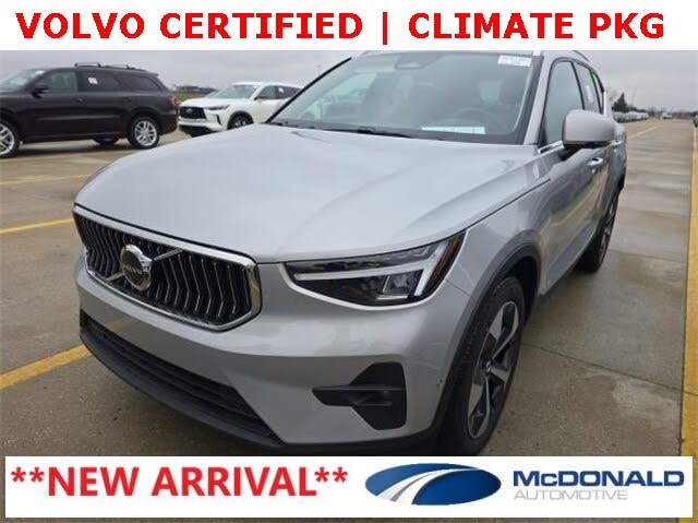 2025 Volvo XC40 B5 Plus Bright Theme AWD