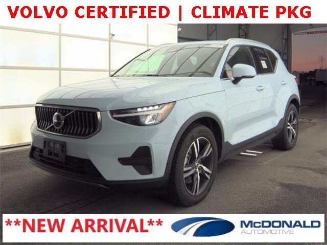 2025 Volvo XC40 B5 Core Bright Theme AWD