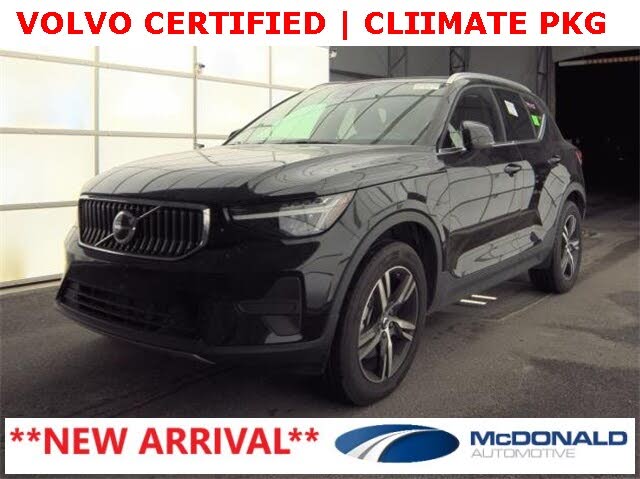 2025 Volvo XC40 B5 Core Bright Theme AWD