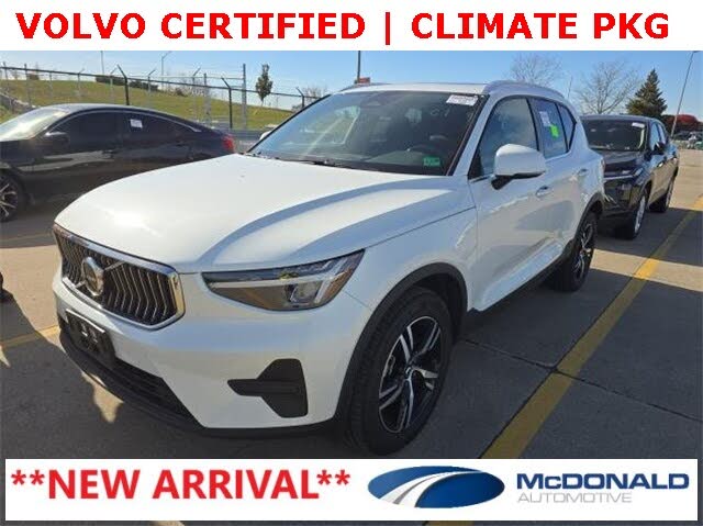 2025 Volvo XC40 B5 Core Bright Theme AWD