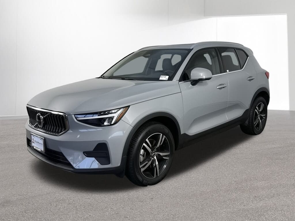 2025 Volvo XC40 B5 Core Bright Theme AWD