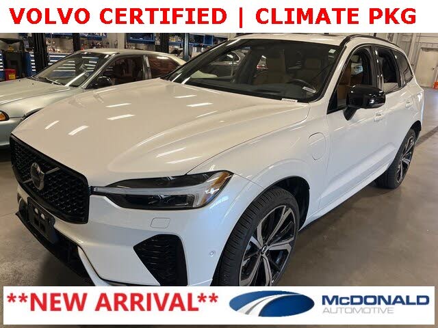 2025 Volvo XC60 Recharge T8 Ultra Dark Theme eAWD