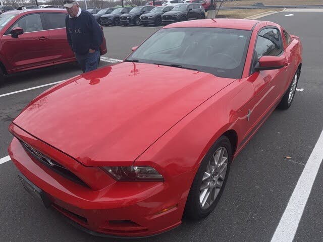2013 Ford Mustang V6 Premium Coupe RWD