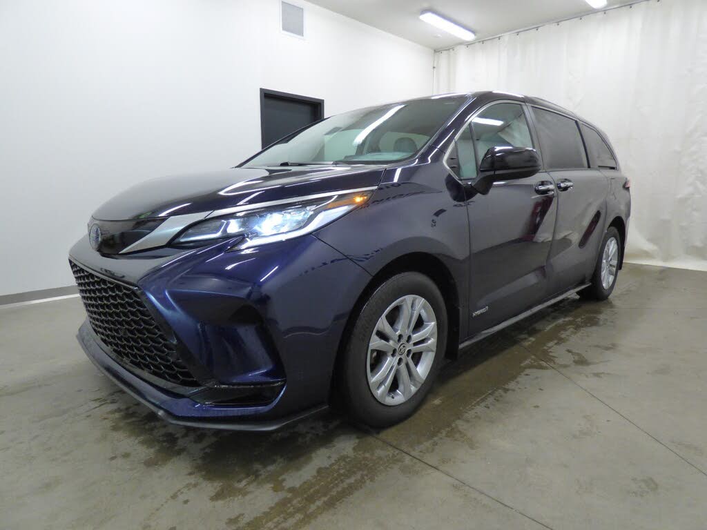 2021 Toyota Sienna XSE 7-Passenger AWD
