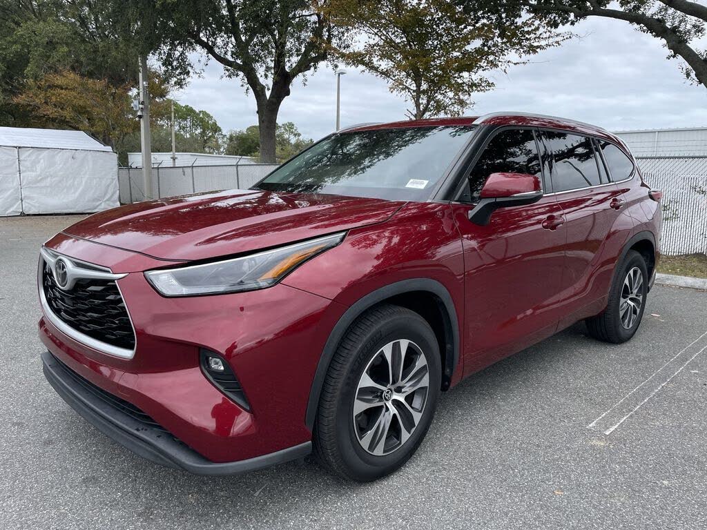 2022 Toyota Highlander XLE FWD