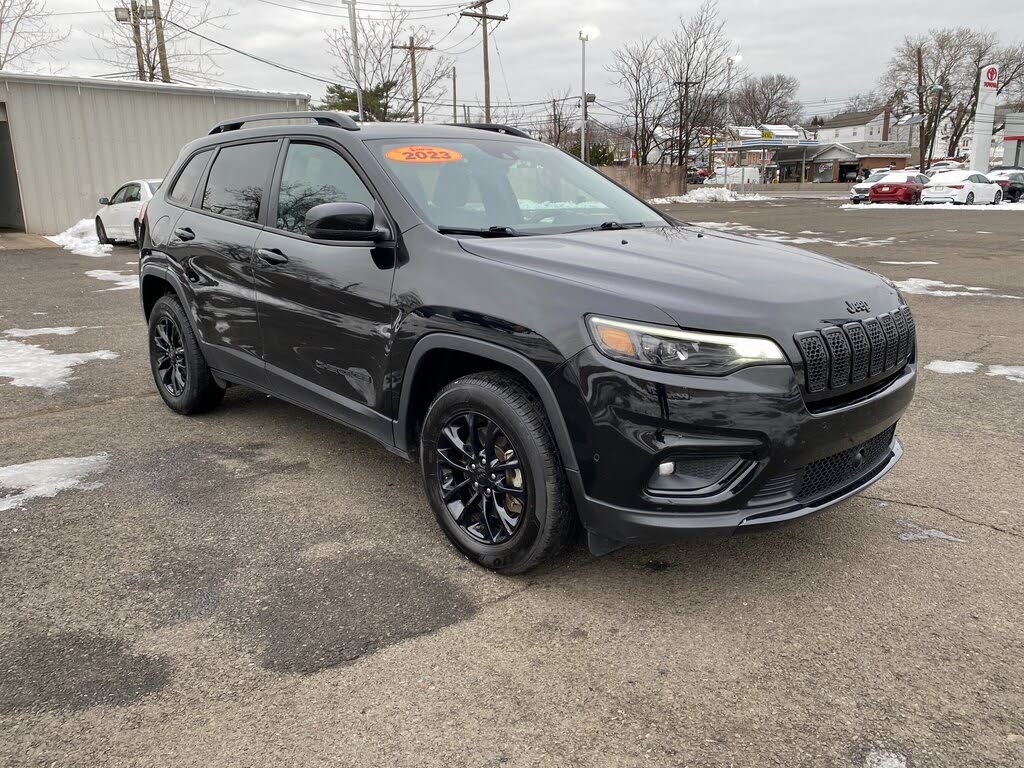 2023 Jeep Cherokee Altitude 4WD
