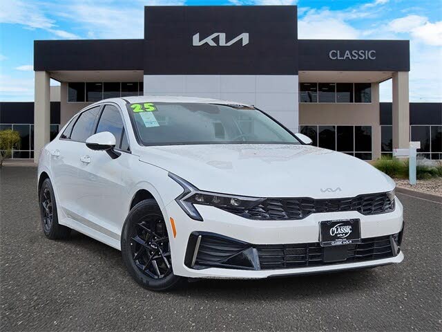 2025 Kia K5 LXS FWD