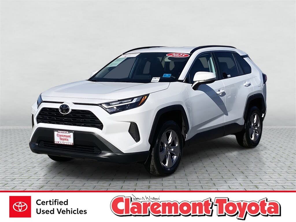 2025 Toyota RAV4 XLE FWD