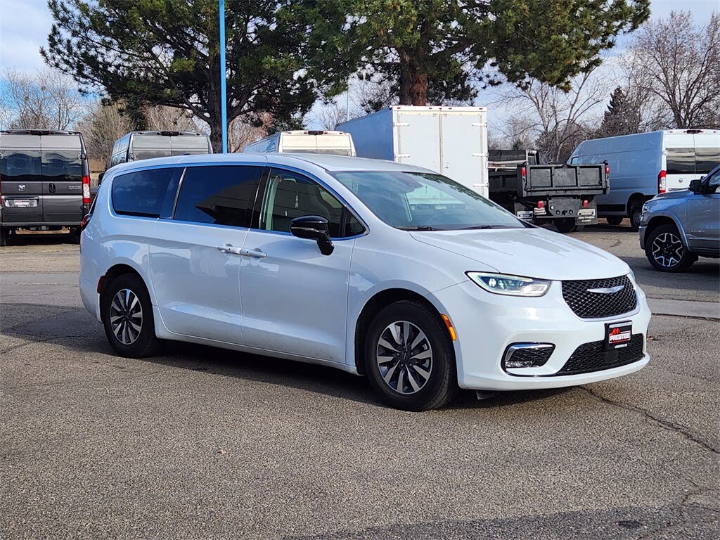 2024 Chrysler Pacifica Hybrid Select FWD