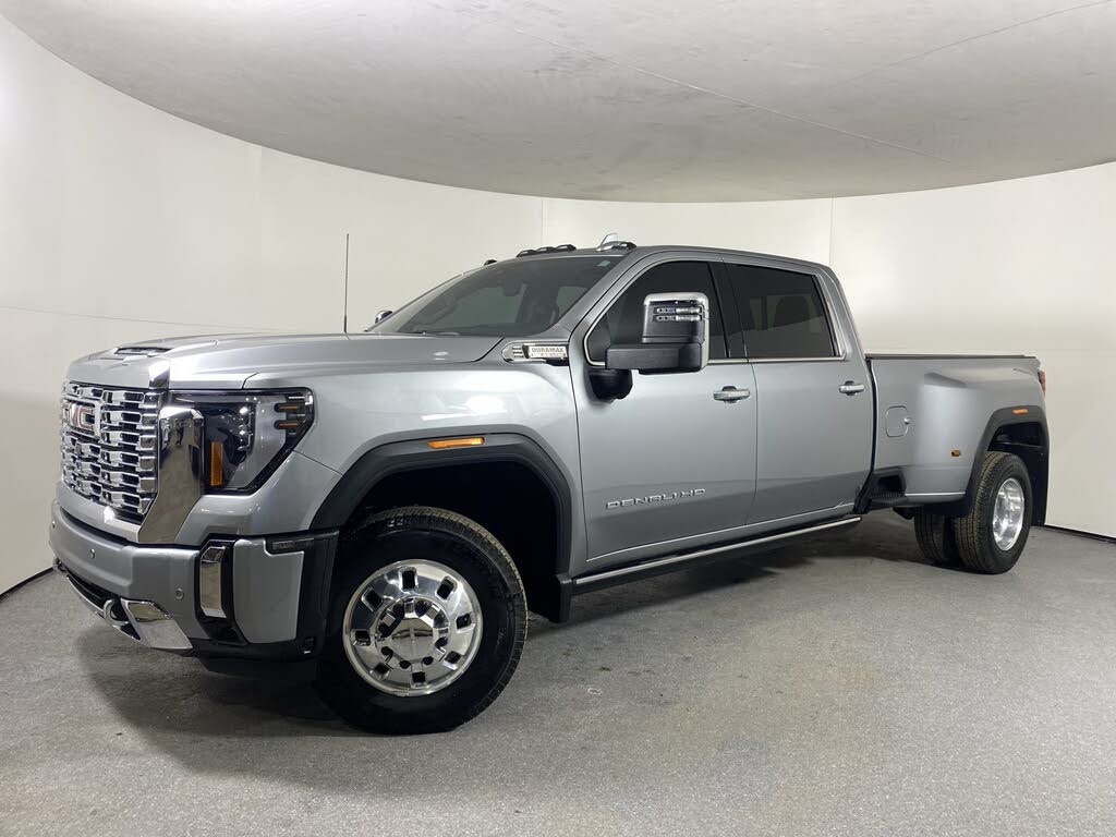 2025 GMC Sierra 3500HD Denali Crew Cab 4WD
