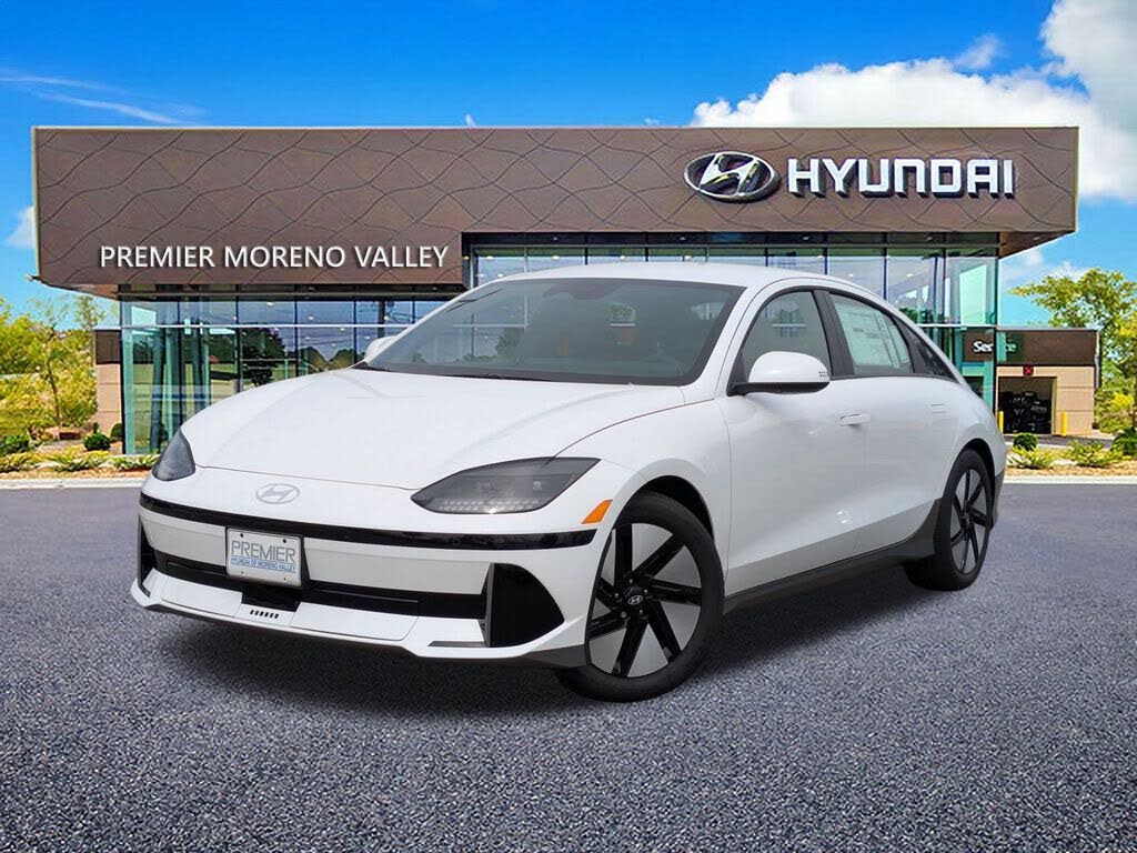 2025 Hyundai Ioniq 6 SE RWD