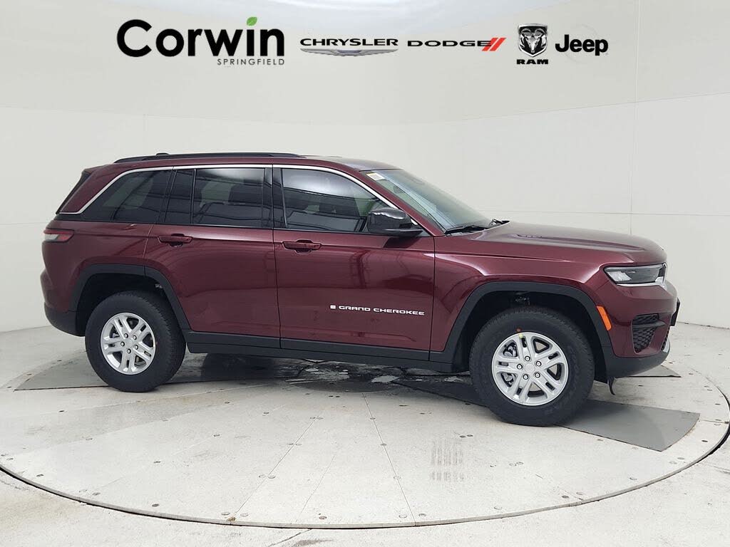 2025 Jeep Grand Cherokee Laredo 4WD