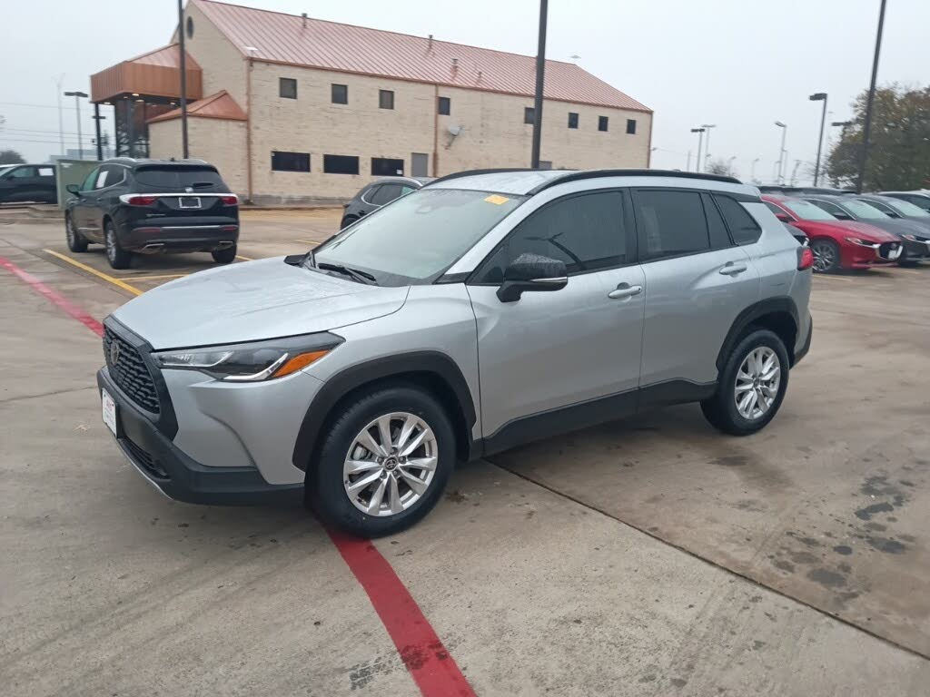 2025 Toyota Corolla Cross LE FWD