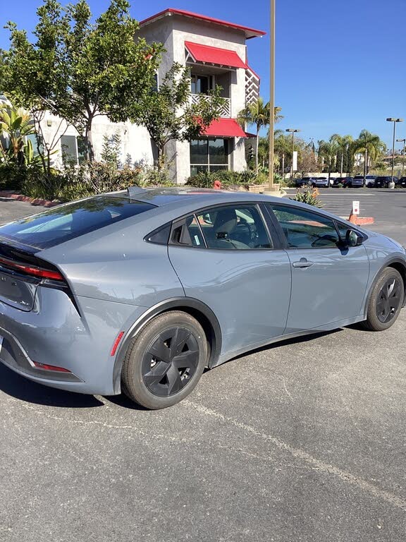 2025 Toyota Prius LE FWD