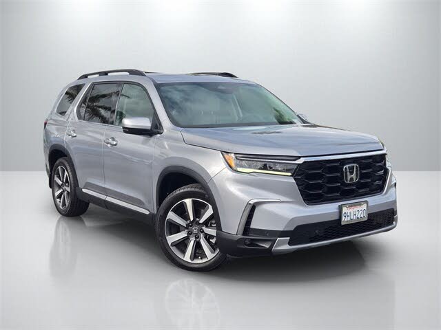 2023 Honda Pilot Touring FWD