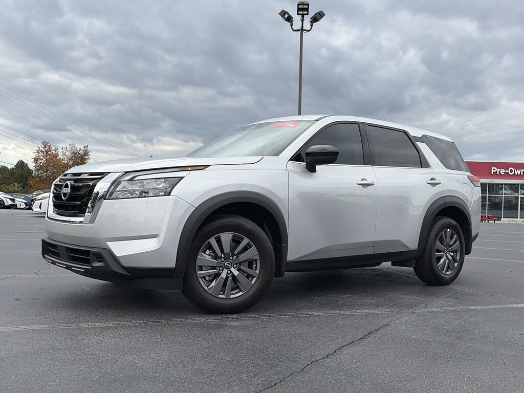 2025 Nissan Pathfinder S FWD