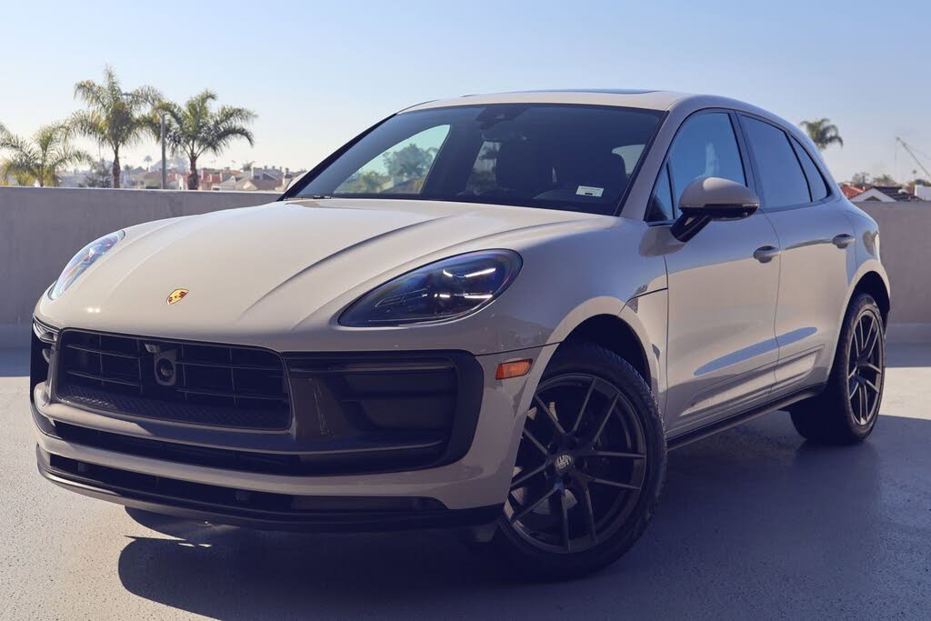 2025 Porsche Macan T AWD