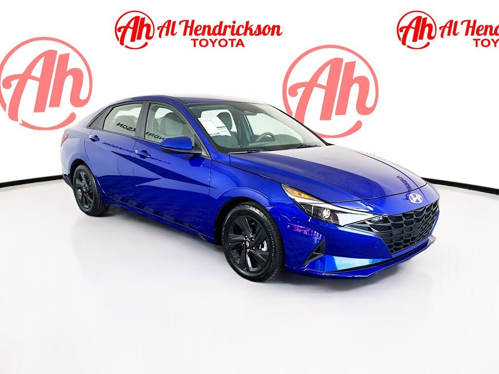 2022 Hyundai Elantra SEL FWD