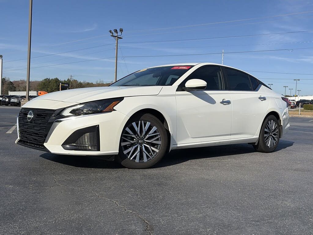 2023 Nissan Altima 2.5 SV FWD