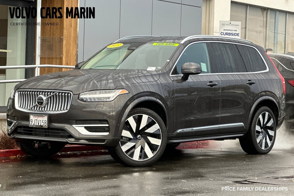 2023 Volvo XC90 Recharge T8 Ultimate Bright Theme 6-Passenger eAWD