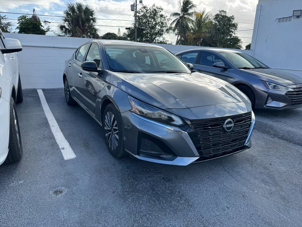 2024 Nissan Altima 2.5 SV FWD