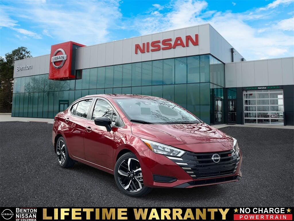 2025 Nissan Versa SR FWD