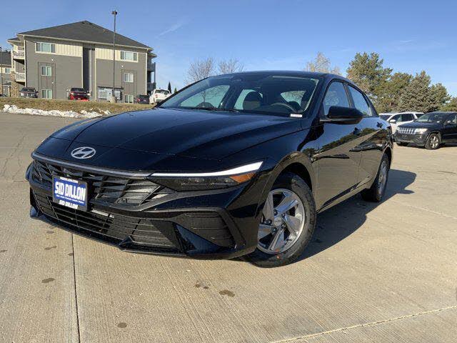 2026 Hyundai Elantra SE FWD