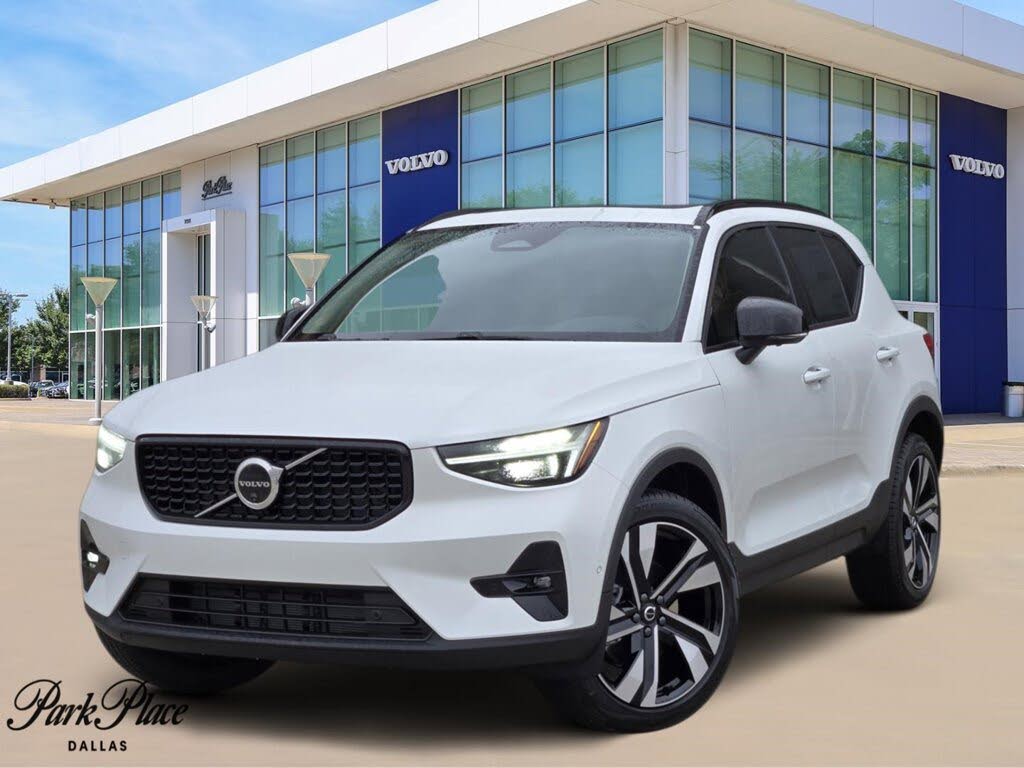 2026 Volvo XC40 B4 Plus FWD