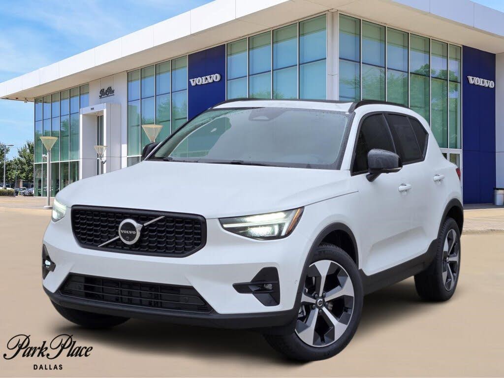 2026 Volvo XC40 B5 Plus AWD
